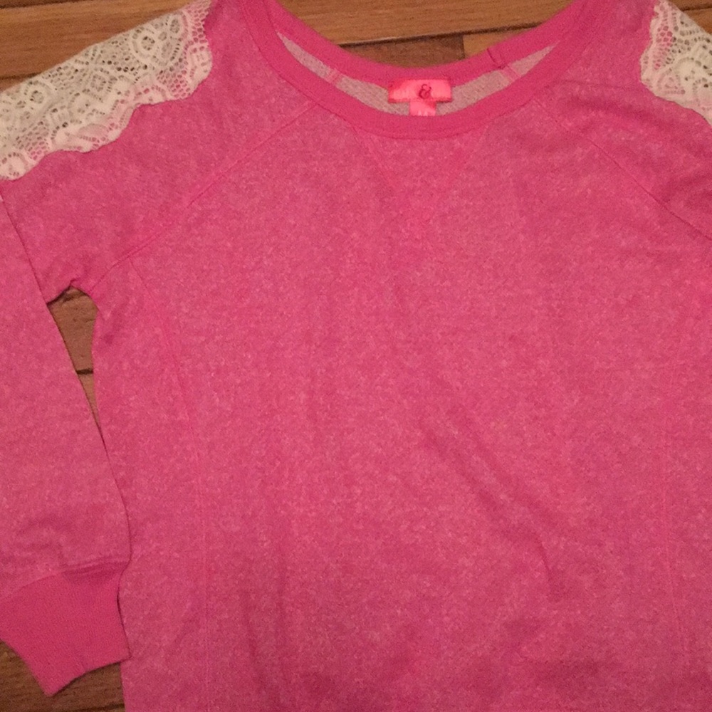 Women’s Mix & Company Lace Sweatshirt